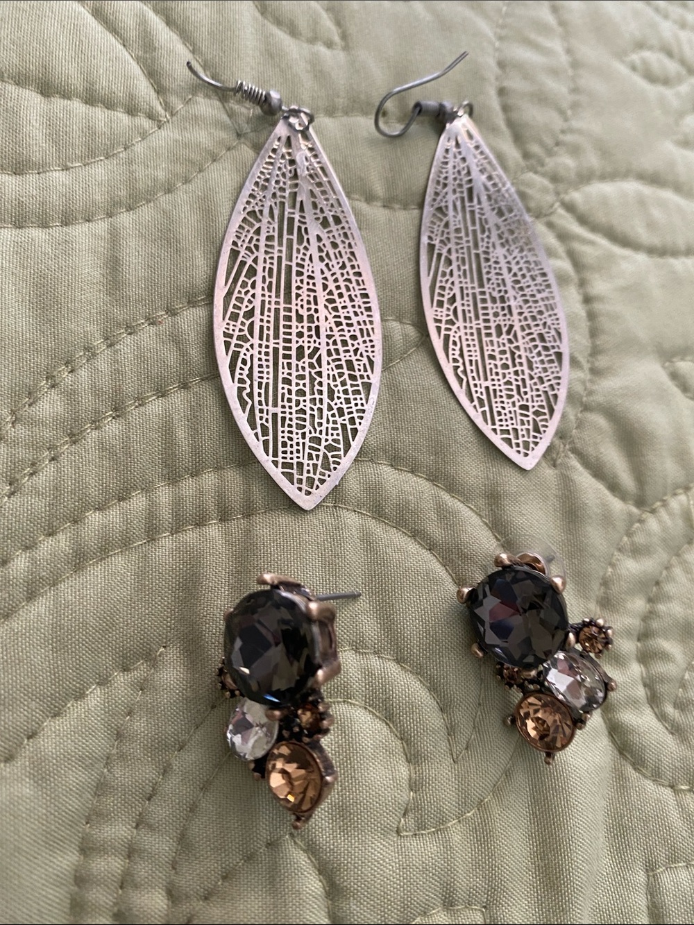 Set of 2 earrings